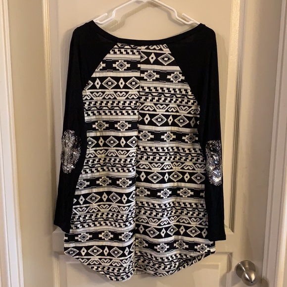 Aztec Pattern Shirt - Picture 3 of 4